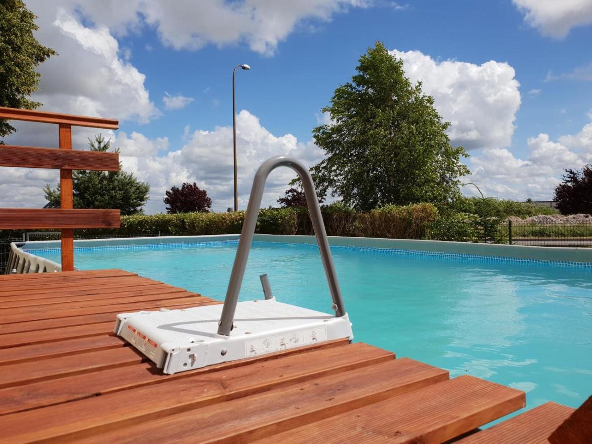 Owr Piramida 2 Otel Darlowko Dış mekan fotoğraf