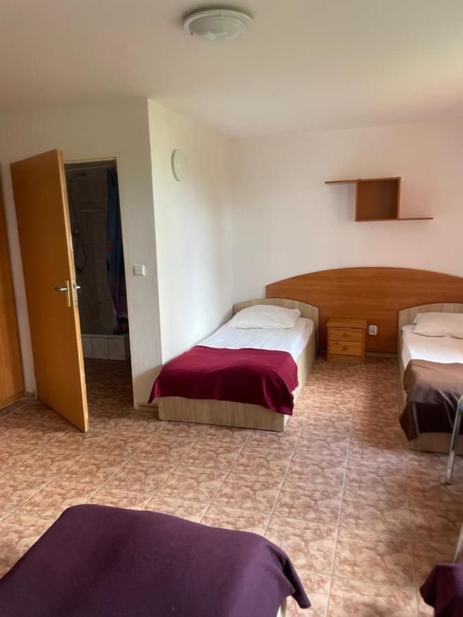 Owr Piramida 2 Otel Darlowko Dış mekan fotoğraf